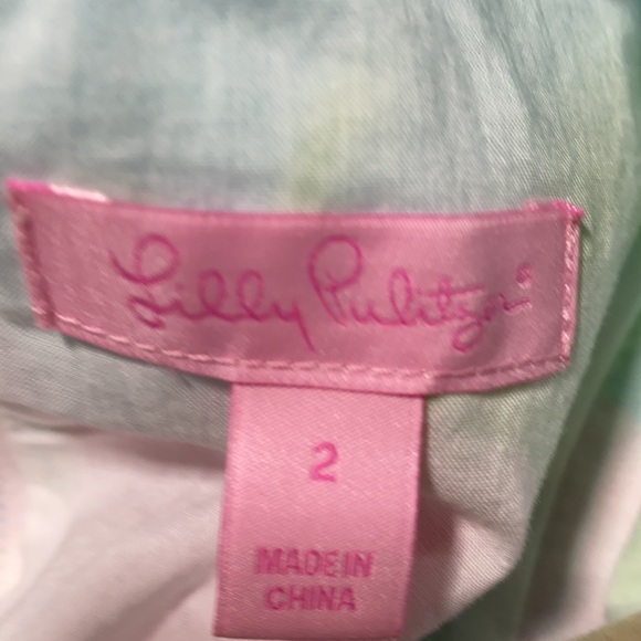 NWOT-Lilly Pulitzer Dress.-NWOT-size-2 worn 1 time. Fabulous fabric - Picture 13 of 15